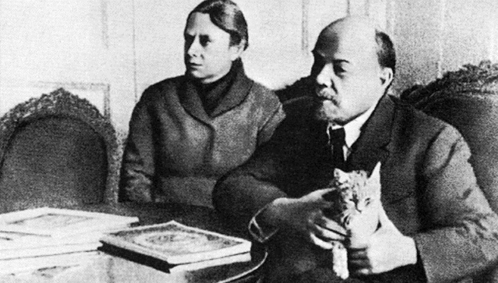 Leninova a jeho milenka - francouzská revolucionářka Iness Armandová, matka pěti dětí